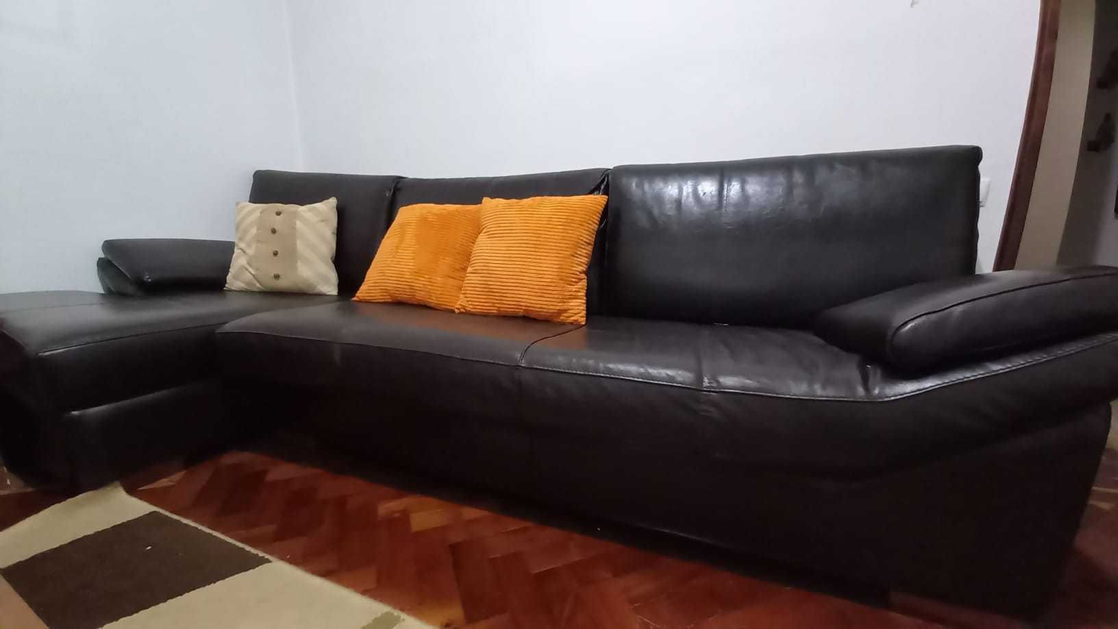 Sofa pele artificial comprido