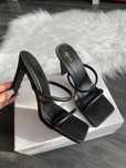 PrettyLittleThing 39 czarne buty sandały sandałki na obcasie słupku