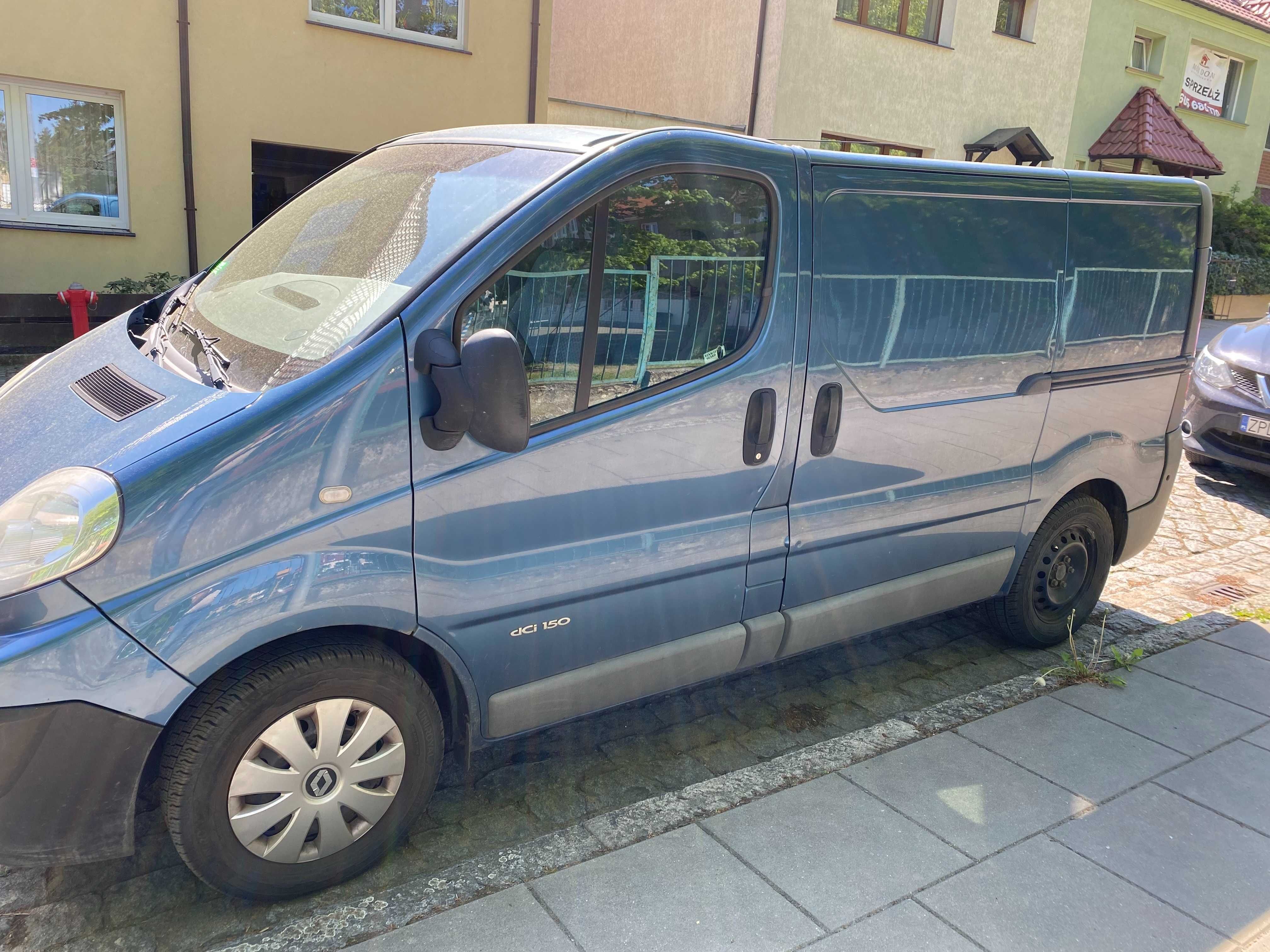 Renault Trafic 2,5 cdi klima ,webasto dwoje drzwi przesuwnych