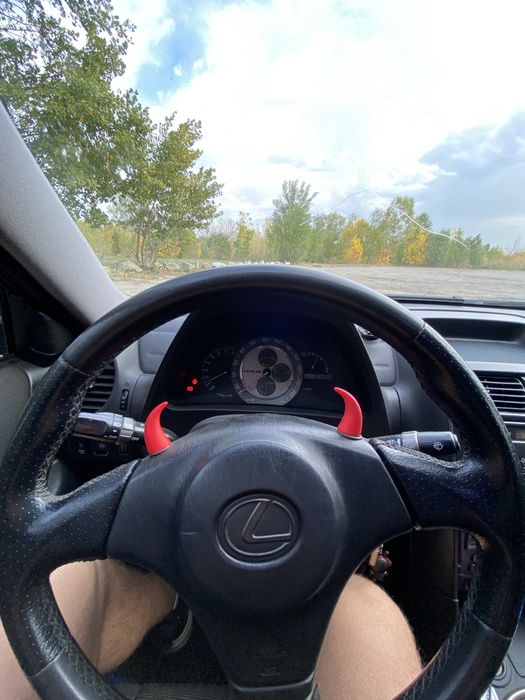 Продам Lexus is200, 2,0