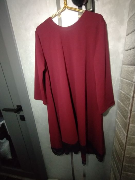 Платье с кружевом