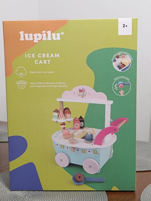 Drewniana lodziarnia LUPILU