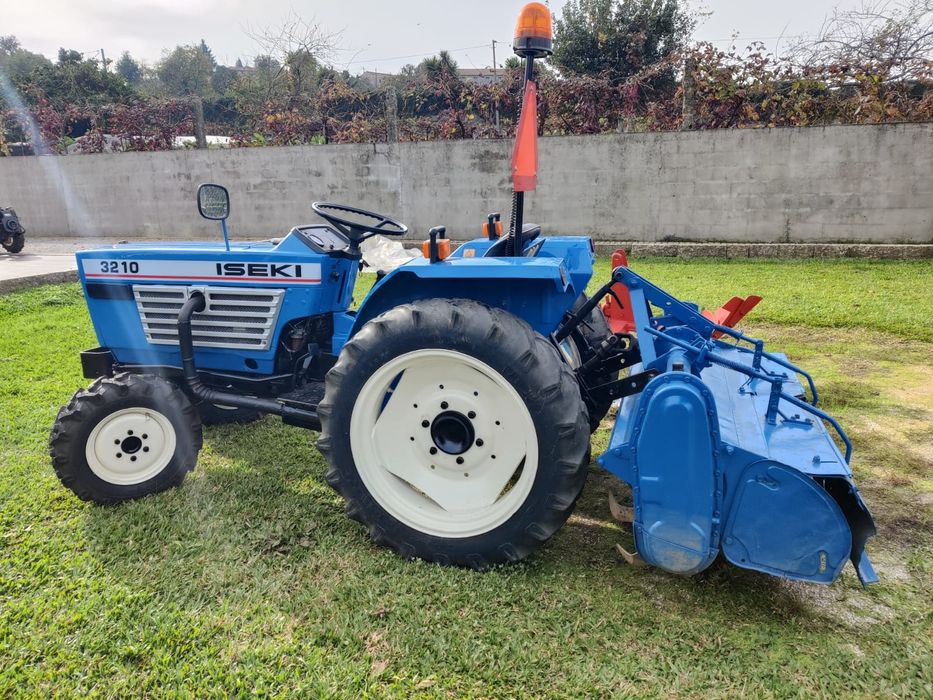 Trator e alfaias (matriculado)