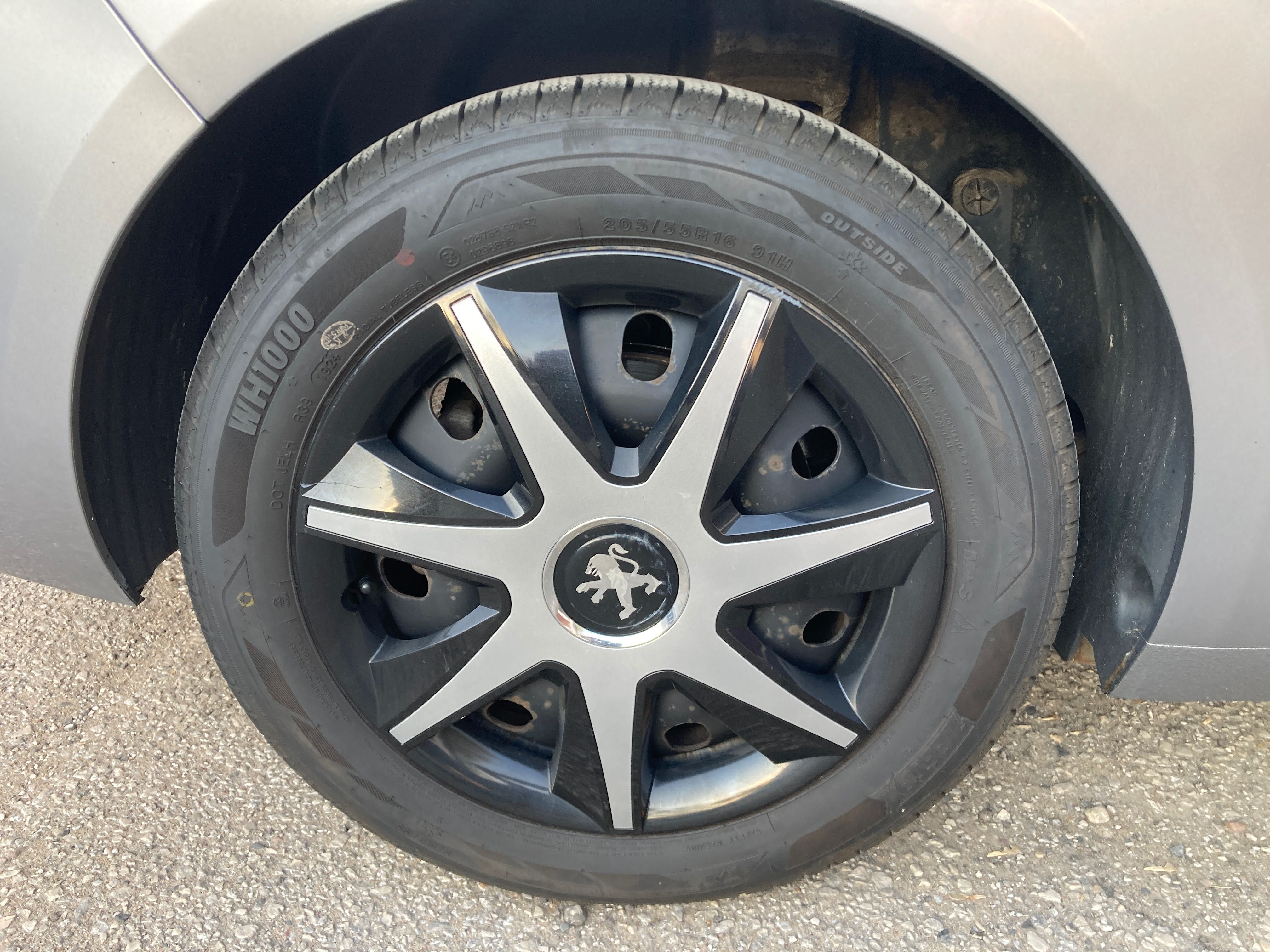 16” felgi stalowe z oponami zimowymi do Peugeot 308 SW