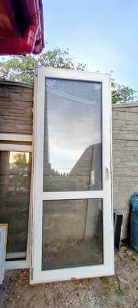 Okno balkonowe i roleta z demontażu