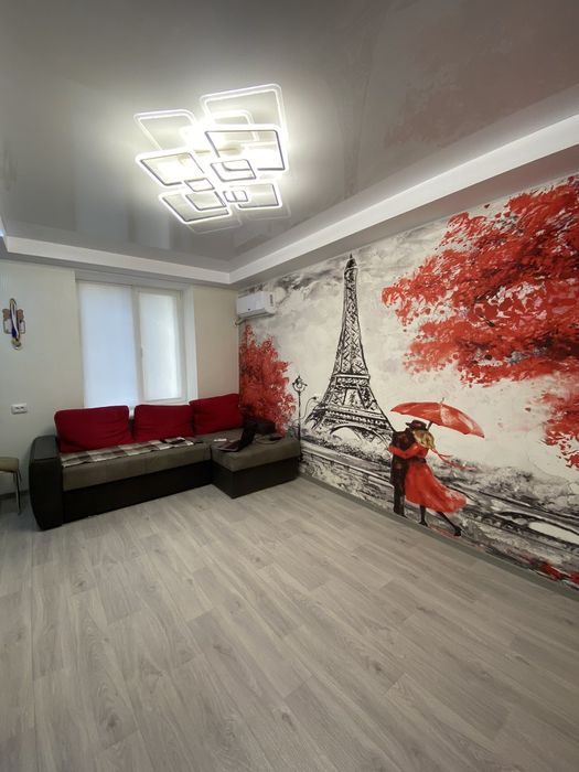 Продам 3к квартиру сталінку Центр Кам'янське меблі техніка