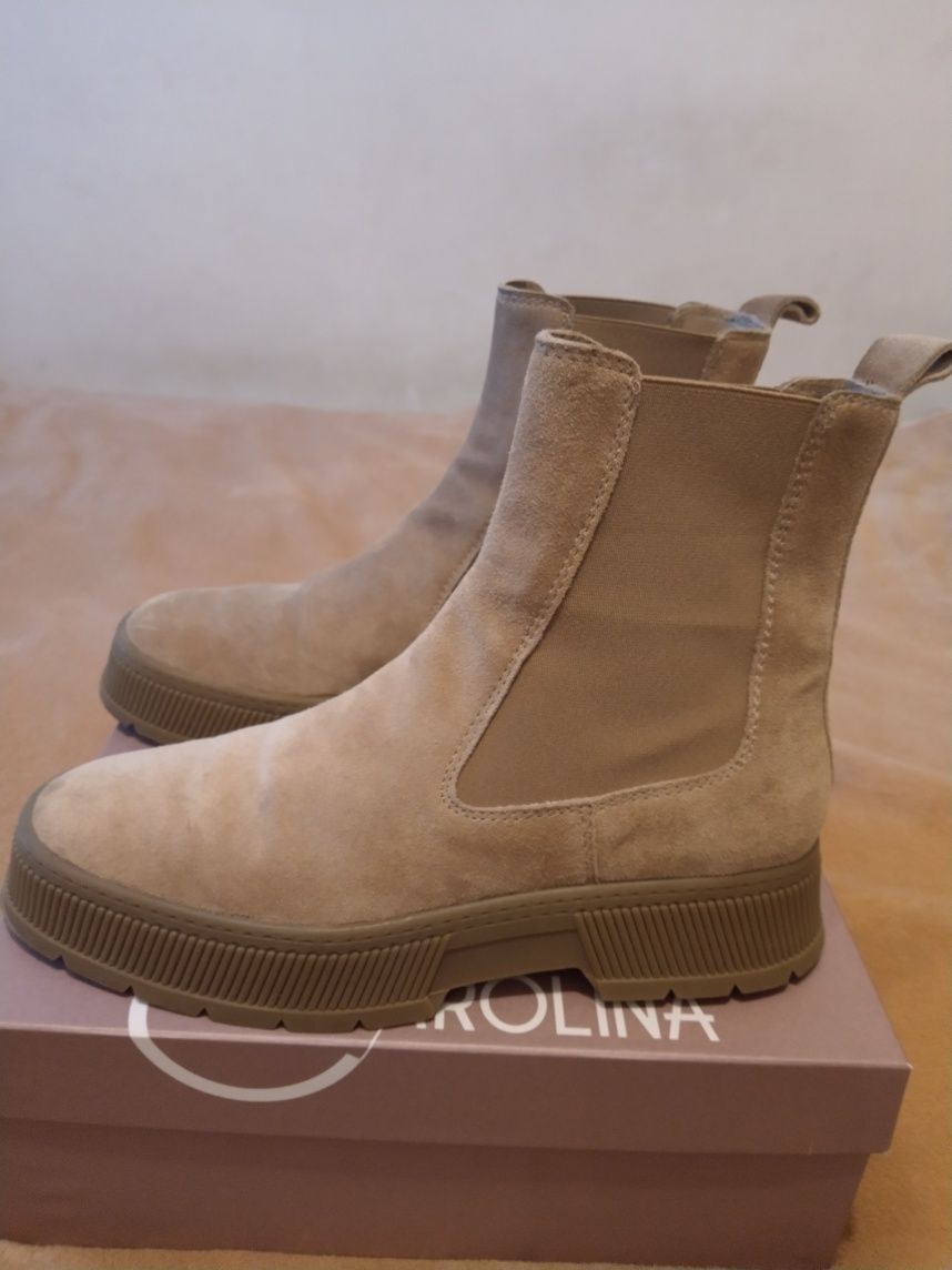 Sztyblety damskie Massimo Dutti