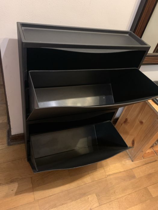 Sapateira ikea Trone