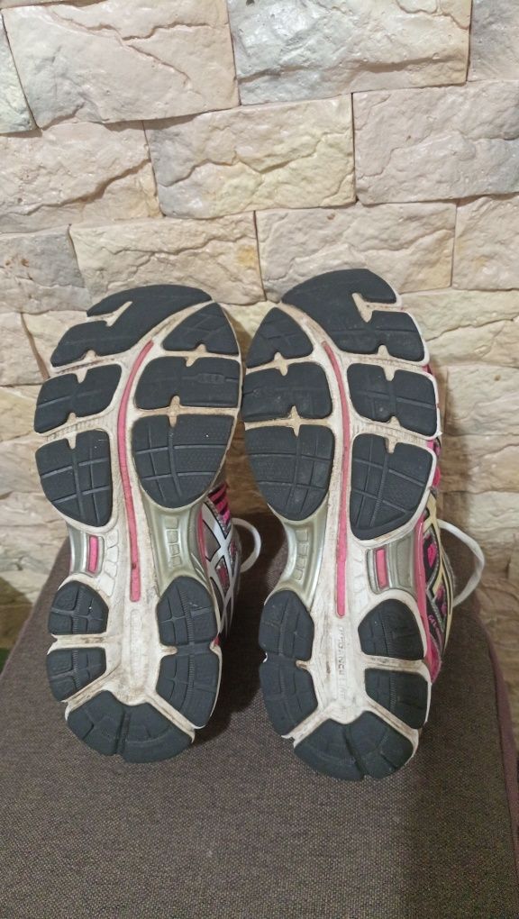 Кросовки жіночі 38 розмір Asics, Jenny fairy