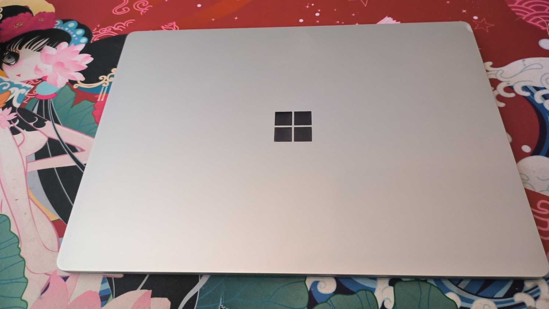 Продам Microsoft Surface Laptop 2 13.5" - Intel i7,16gb RAM,512gb SSD