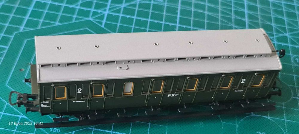 H0 Wagon osobowy 2 klasy typu By Roco 45763 Używane