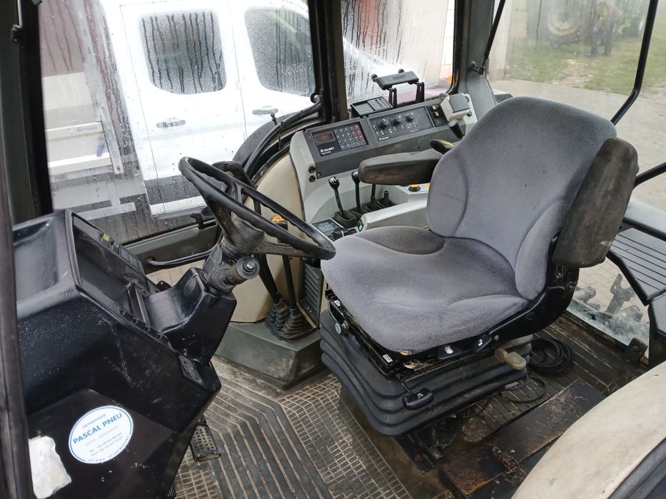 Tuz, Valmet 8100 GTS , valtra