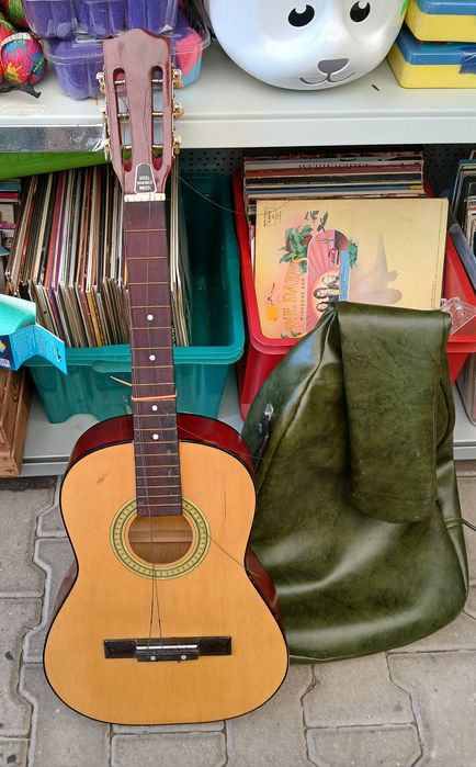 Gitara klasyczna do konserwacji