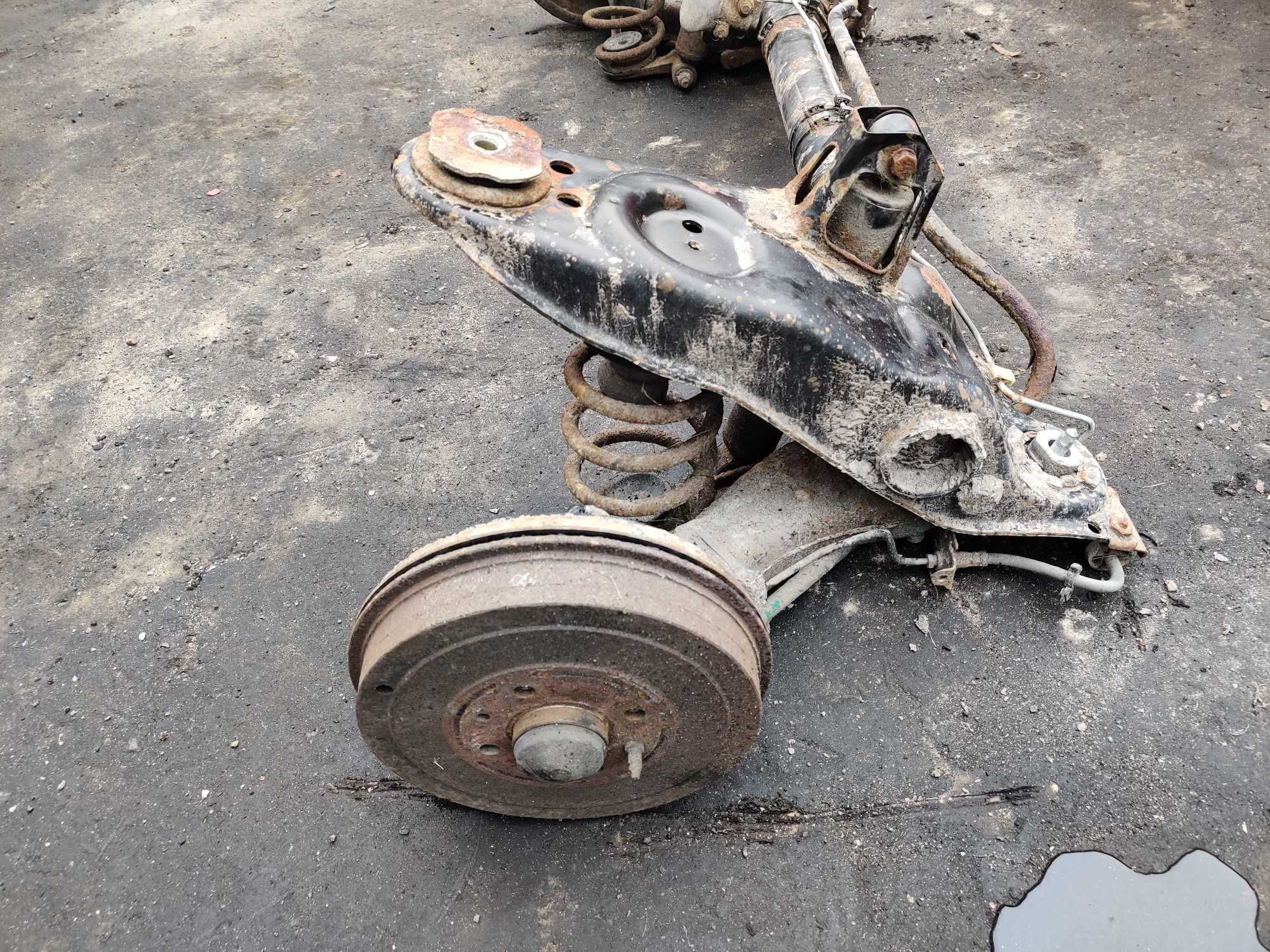 Fiat Marea Belka Oś Tył Tylna Zawieszenia Bębny