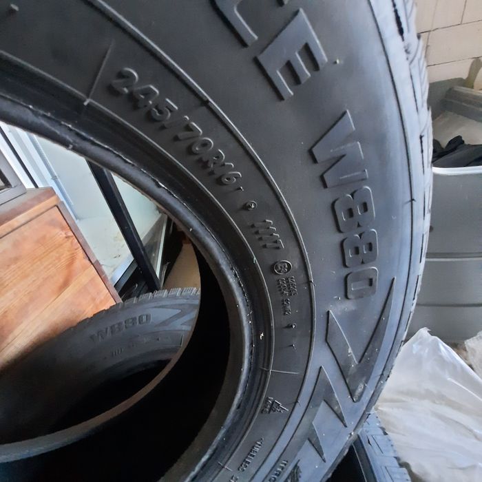 Продамзимову резину starmaxx в гарному стані