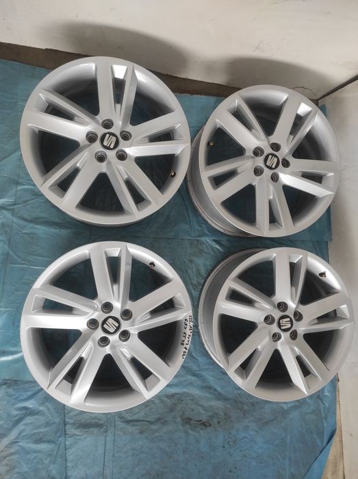 225 Felgi aluminiowe ORYGINAŁ SEAT R 17 5x100 otwór 57,1 Bardzo Ładne