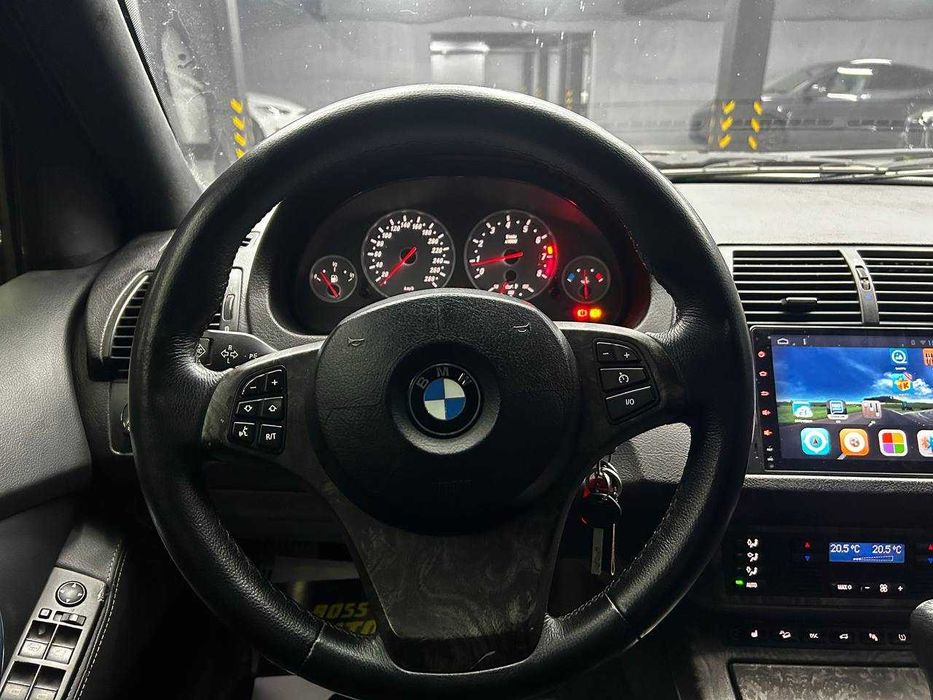 BMW    X5   2004