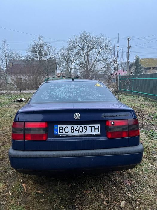 Wolksvagen Passat B4 1,8 моно інжектор