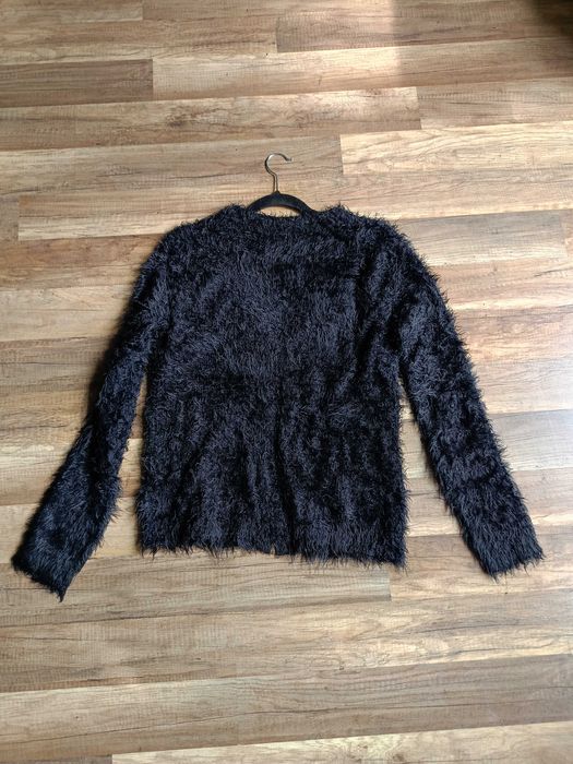 Czarny sweter, futerko marki Esmara 38