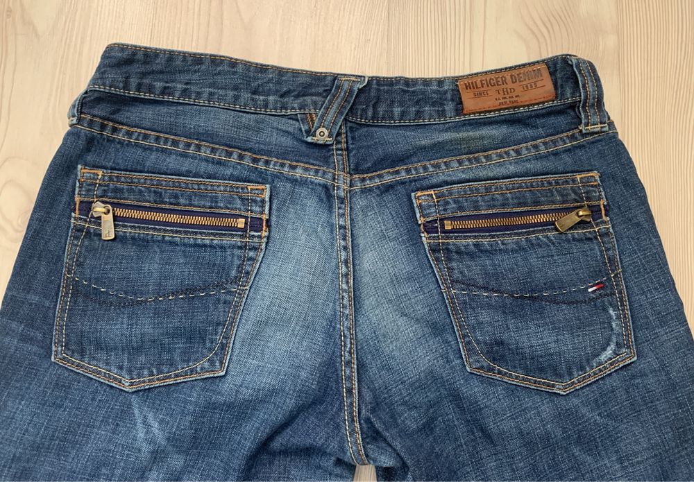 Spodnie jeans Tommy Hilfiger luźny fason. 30x32