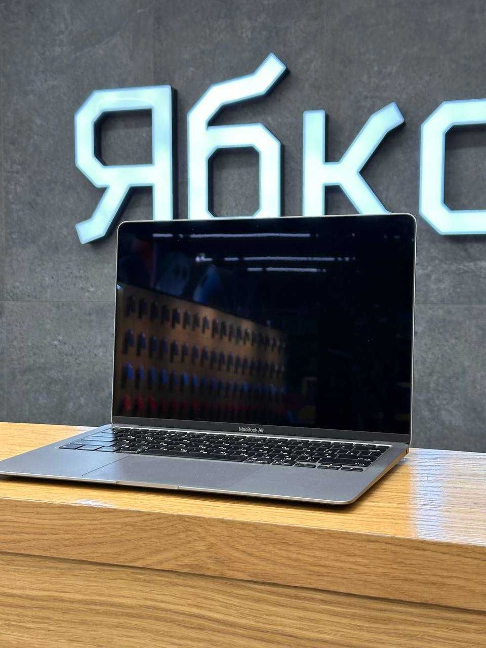 USED MacBook Air 13 Retina Space Gray 512GB (MVH22) 2020