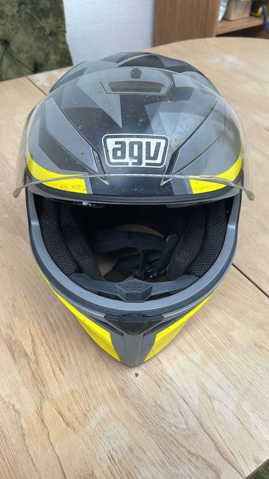 Używany kask motocyklowy AGV R M/L 58 (7 1/4)