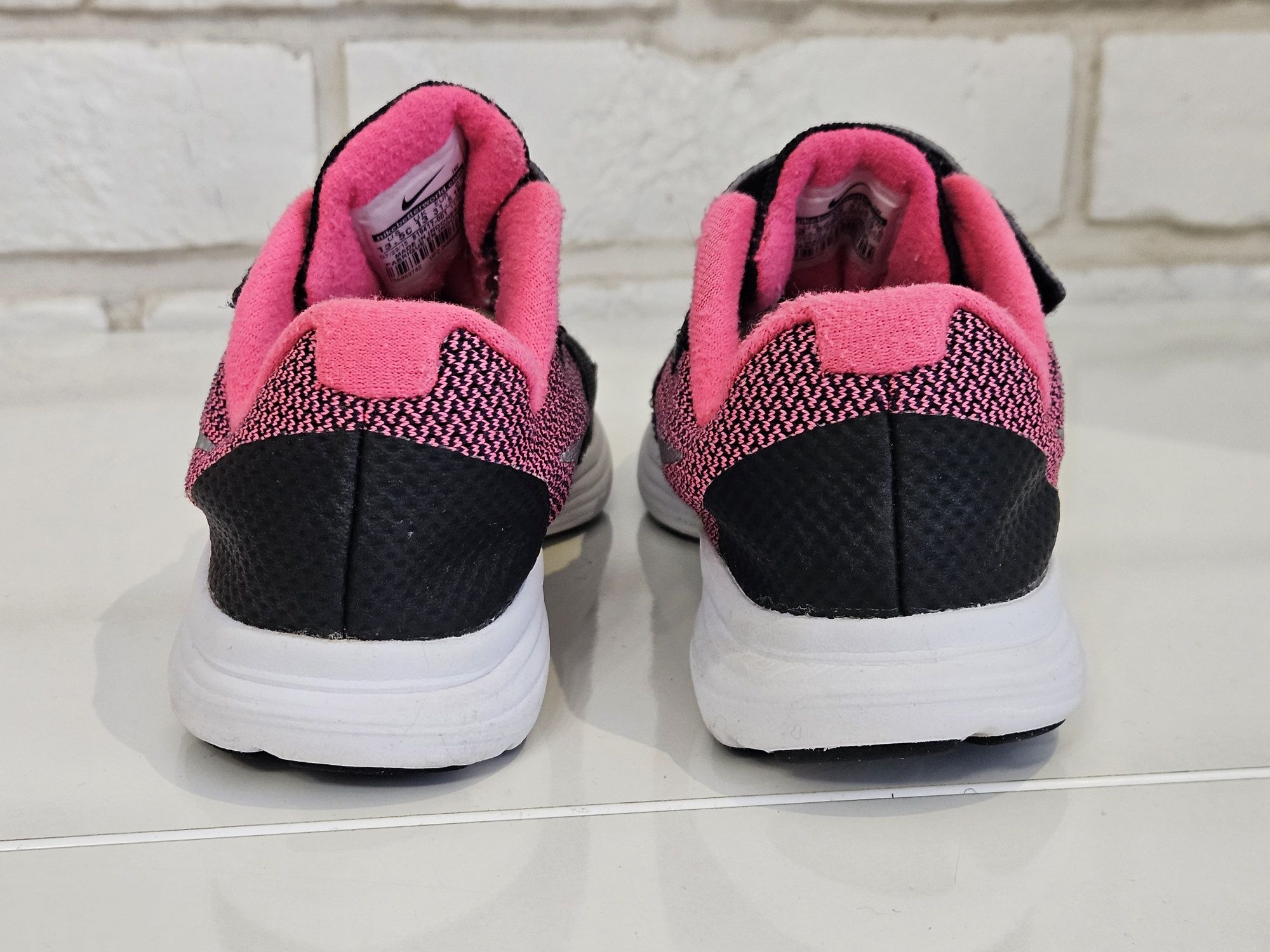 Buciki buty sportowe Nike Revolution 3 r. 19,5