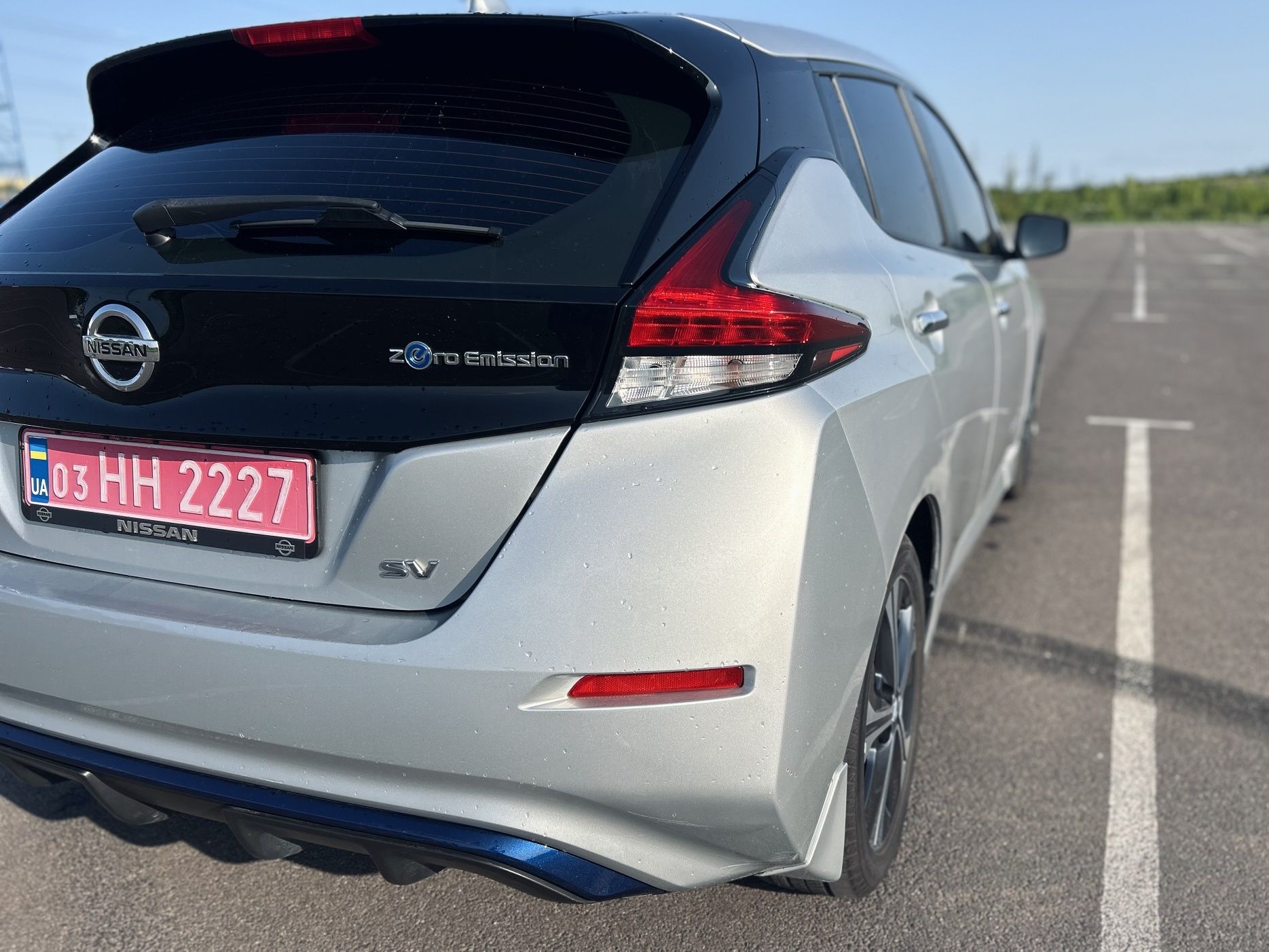 Nissan leaf ze1 2019