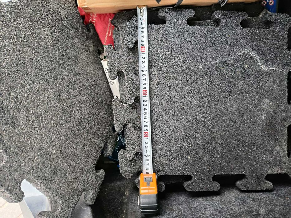 Mata gumowa do ćwiczeń 43 x 43 cm grubość 18 mm