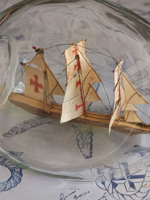 Artesanato, garrafa c/barco dentro