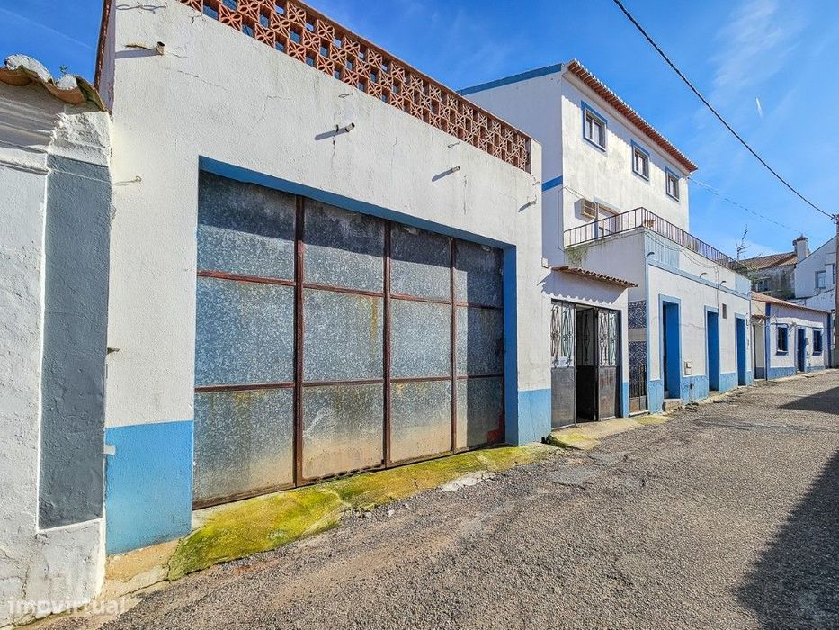 Prédio com Comércio e Habitação