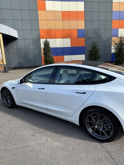 Продам Tesla model 3 Long Range 82.5kWh