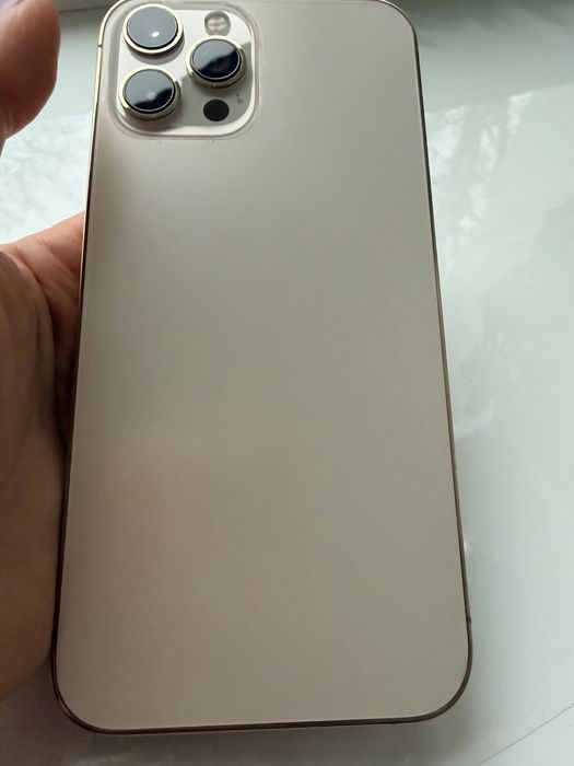 Айфон 12 Pro Max 256gb в состоянии нового Gold