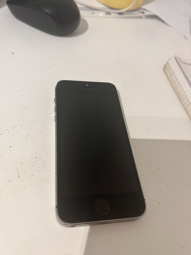 Iphone SE 2016 (gen1) uszkodzony