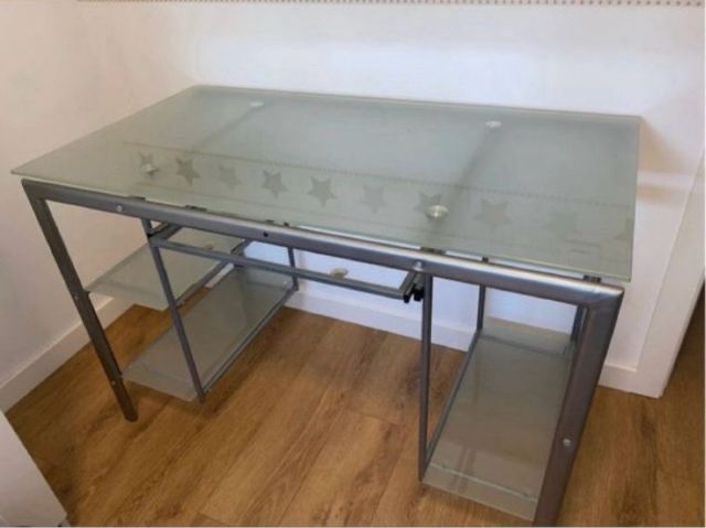 Secretaria metal e vidro