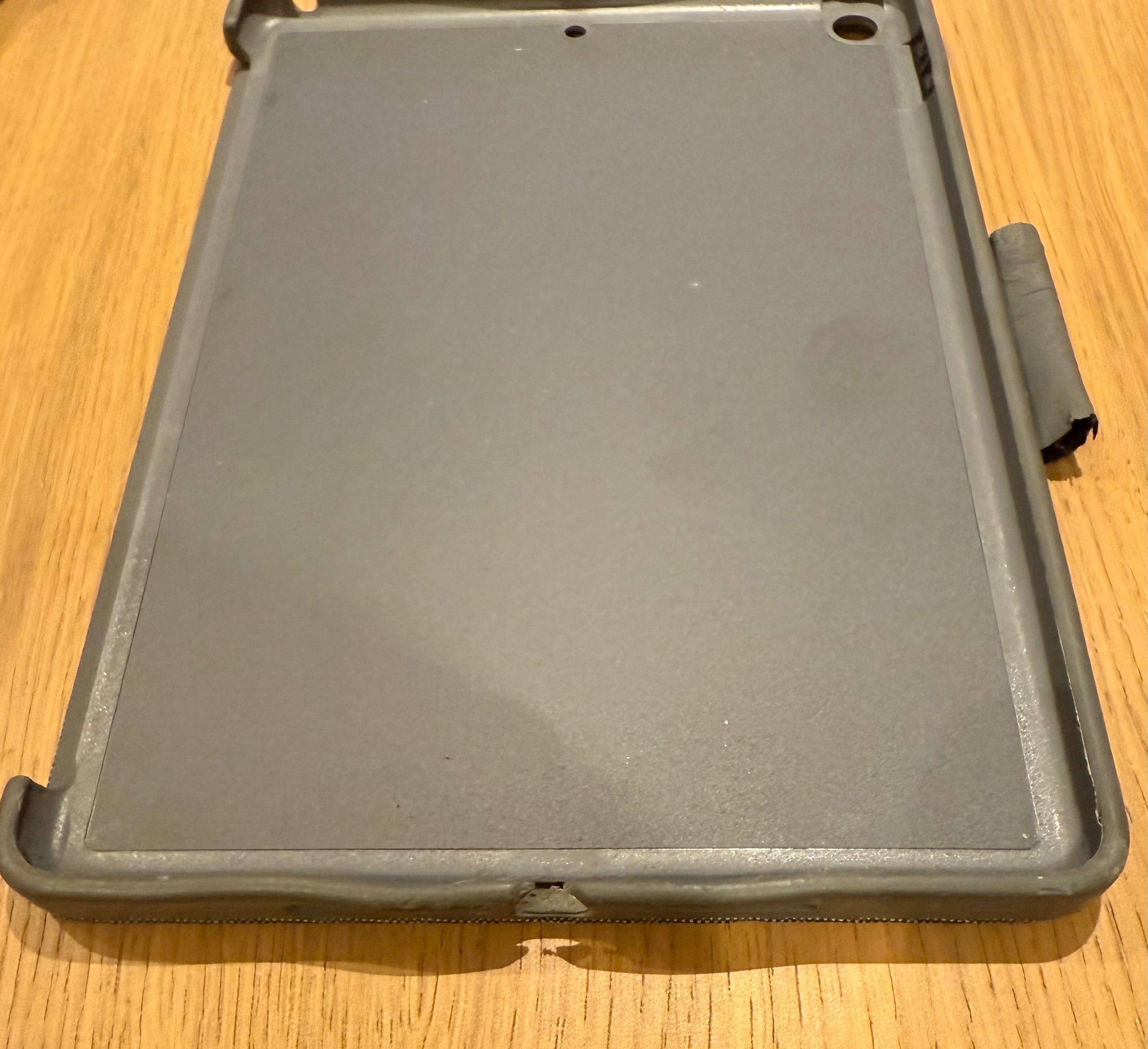 Tablet Apple iPad 8 A2429 32GB 8gen, klawiatura, sim