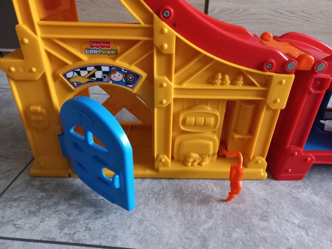 Tor wyścigowy Fisher Price 3+