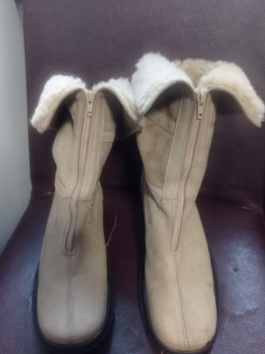 Чоботи жіночі на хутрі зимові