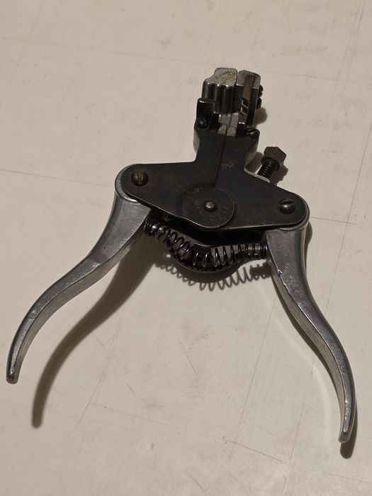 Советские клещи для снятия изоляции