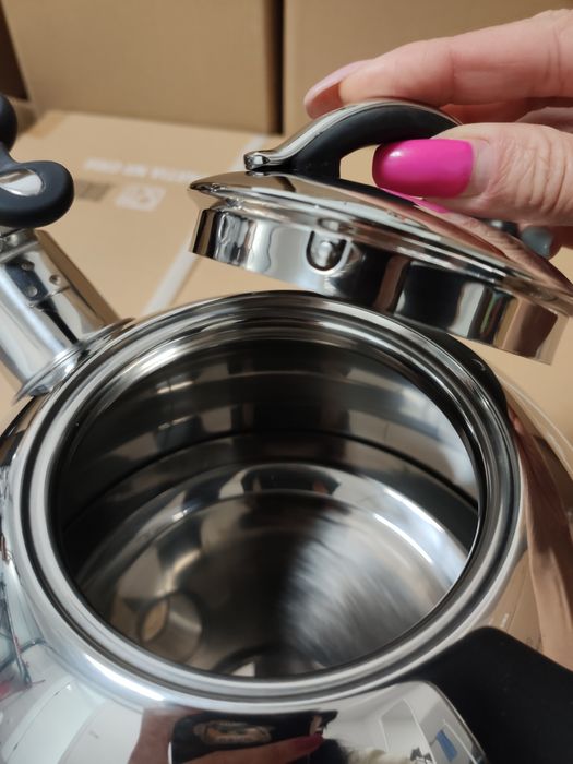 Nowy czajnik z gwizdkiem,2.5L, na gaz,na indukcja