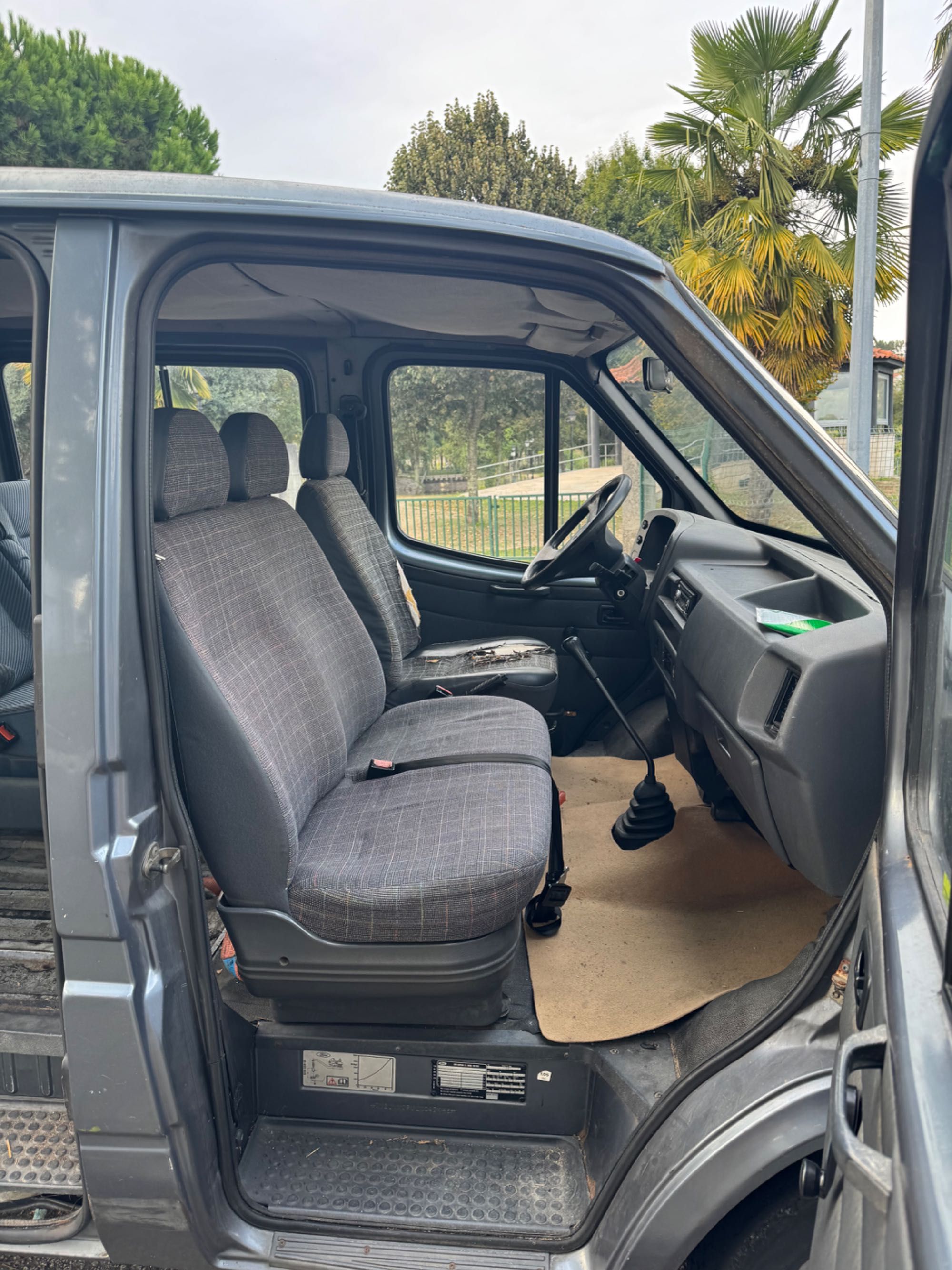 Ford Transit 120 van (tn-3)