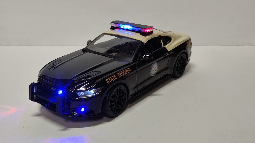 Policyjny Ford Mustang Floryda, Maisto, skala 1:18