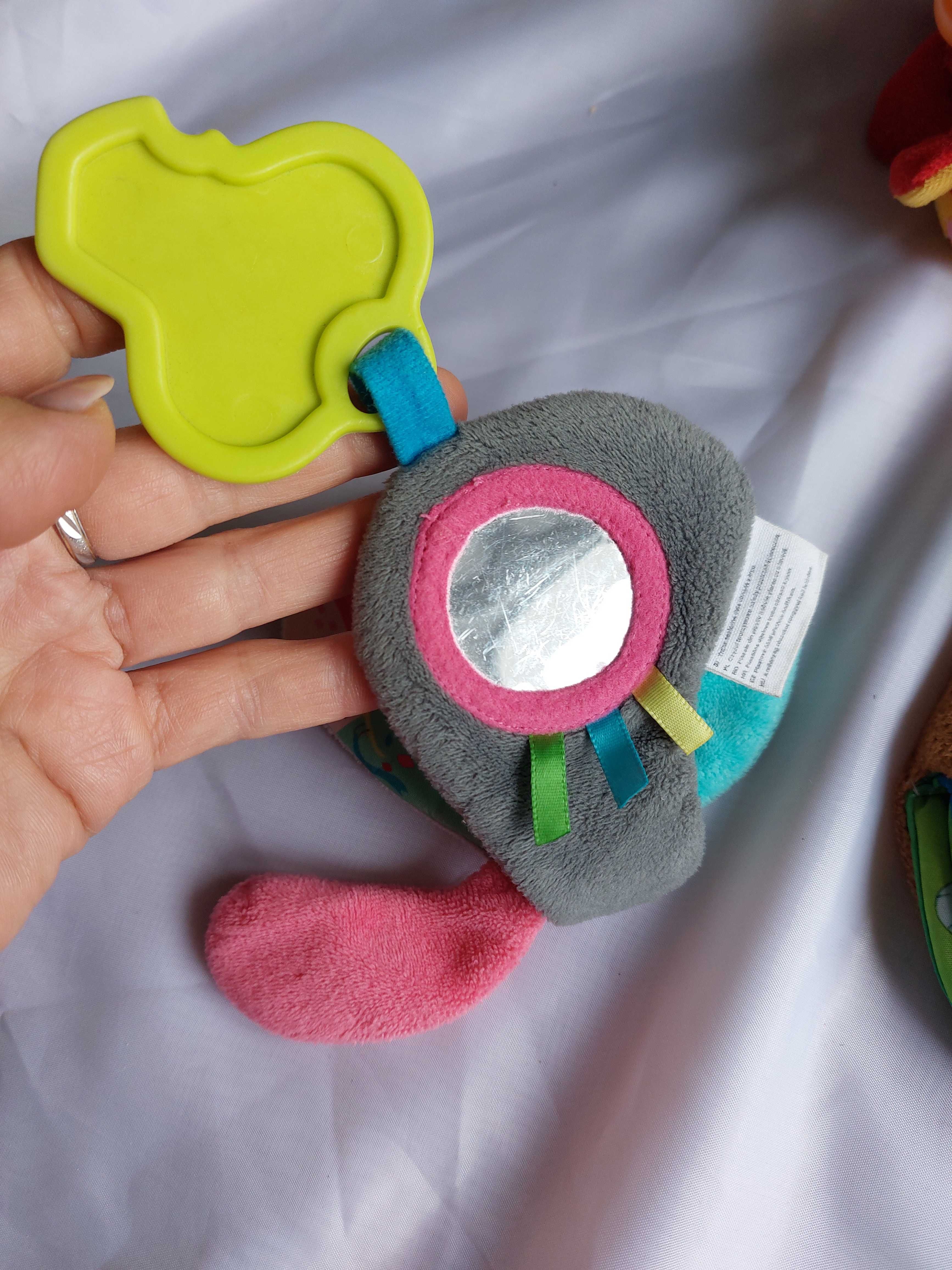 Zabawka ciekawa edukacyjna sensoryczna miękka zawieszka do łóżka wozka