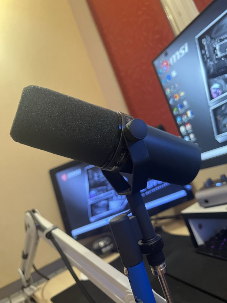 Продаю оригинальный микрофон shure sm7b