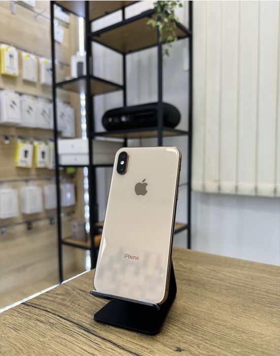 Продам Айфон XS 64gb