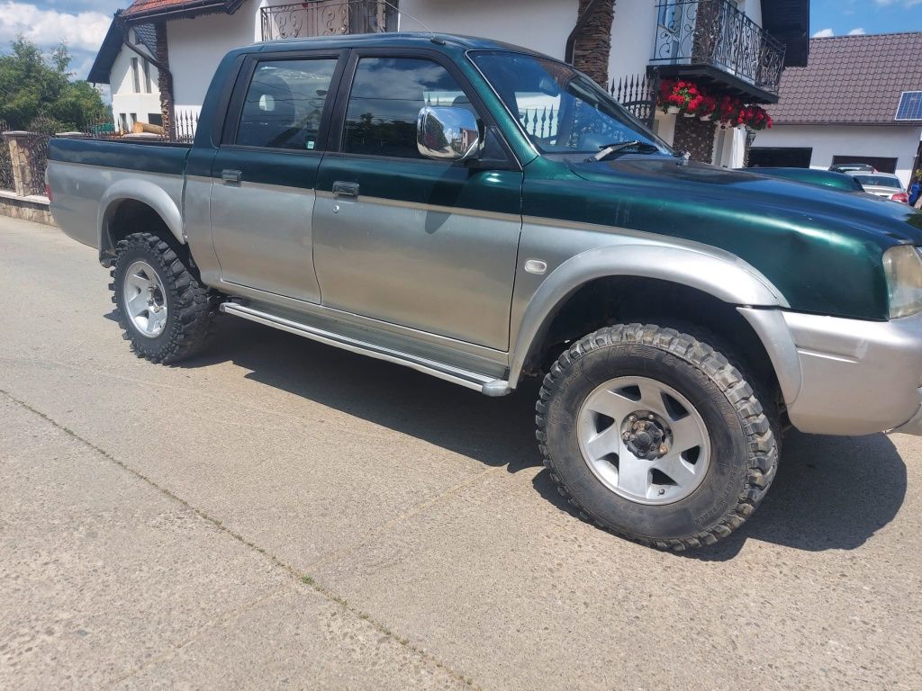 Mitsubishi l 200 England