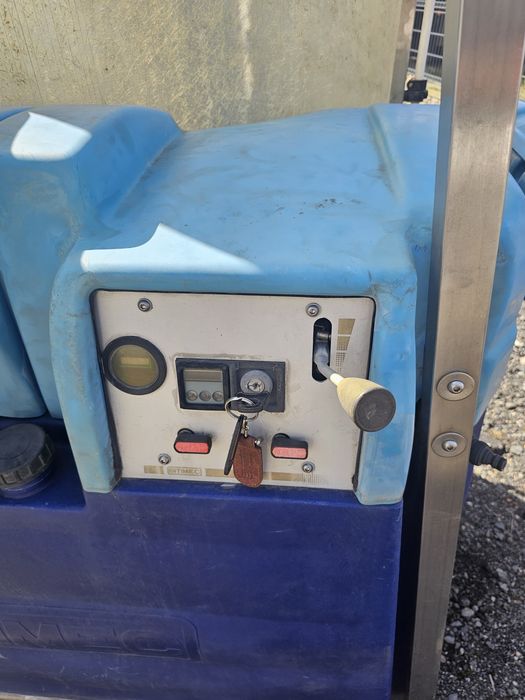 Top.Myjnia tir mobilna szczotka z napedem ciężarową diesel