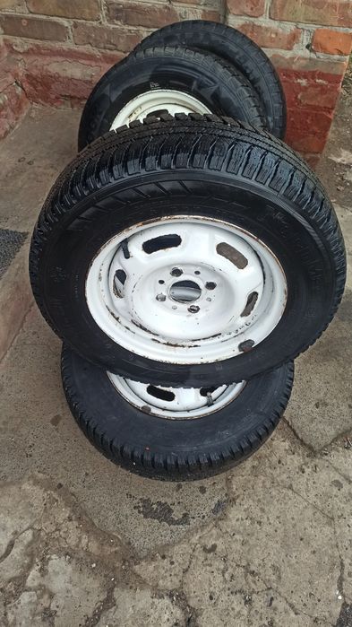 Продам зимнюю резину r13 175/70 с дисками 4/98-4/100