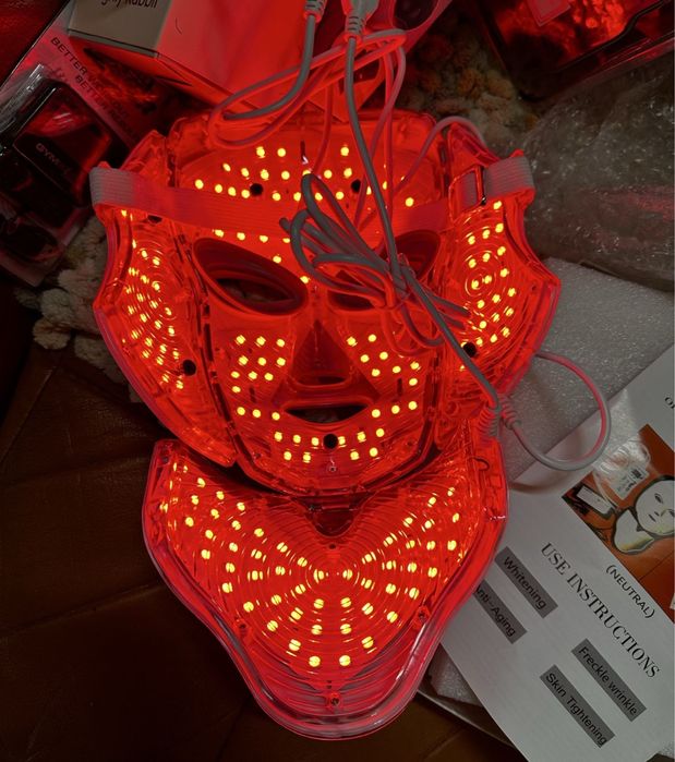 Світлодіодна LED-маска МК-3430 для фотодинамічної та терапії обличчя