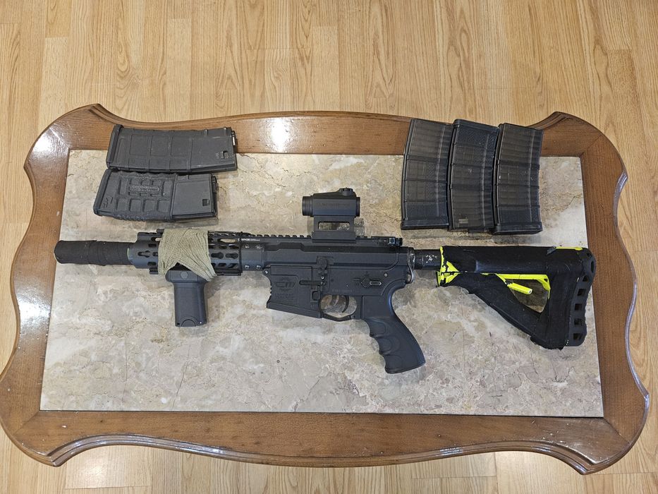 Arma / Réplica de Airsoft - M4 - G&G Wild Hog 7